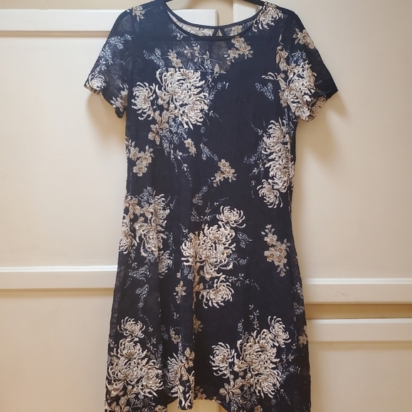 Roz & Ali Women's Short-sleeved Peplum Dress - Picture 3 of 11